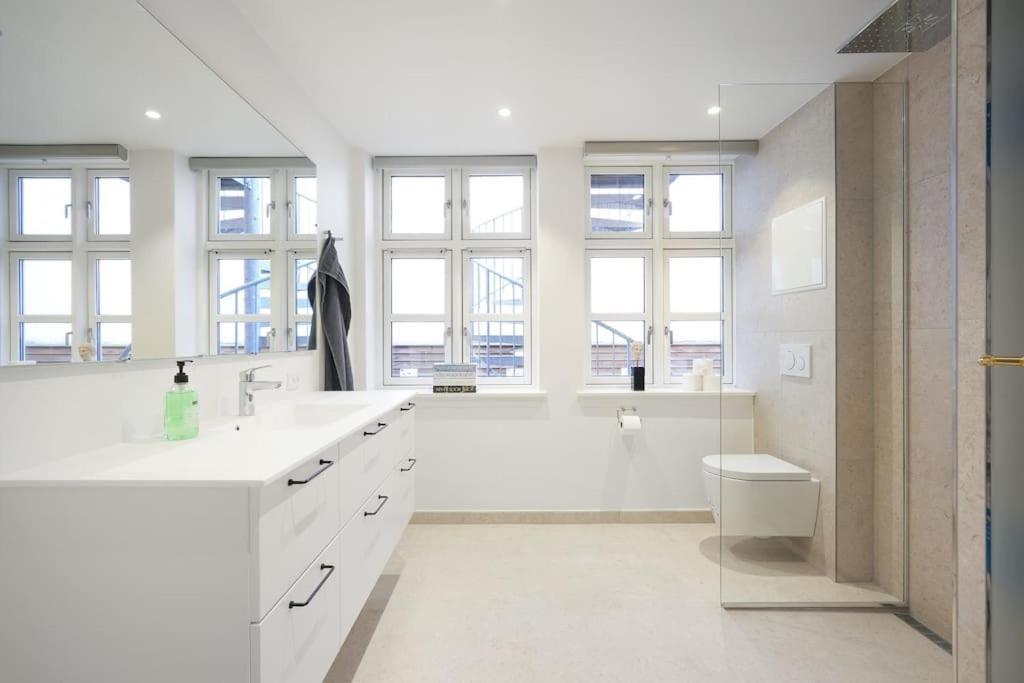 Køkken med spiseplads